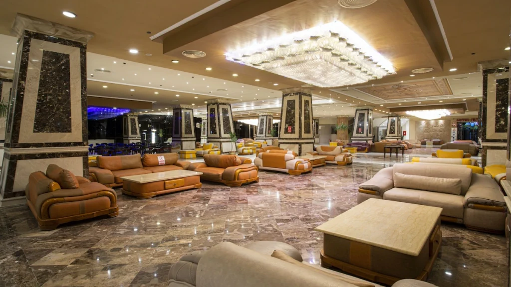 الفندق إيه أم سى رويال - الغردقة